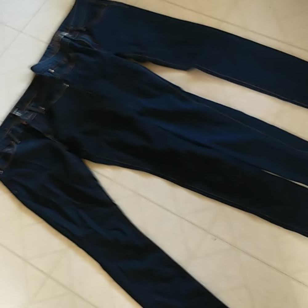 2 blue jeans